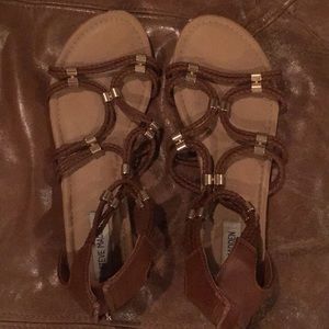 Trendy gladiator sandals! Beautiful brown and gold